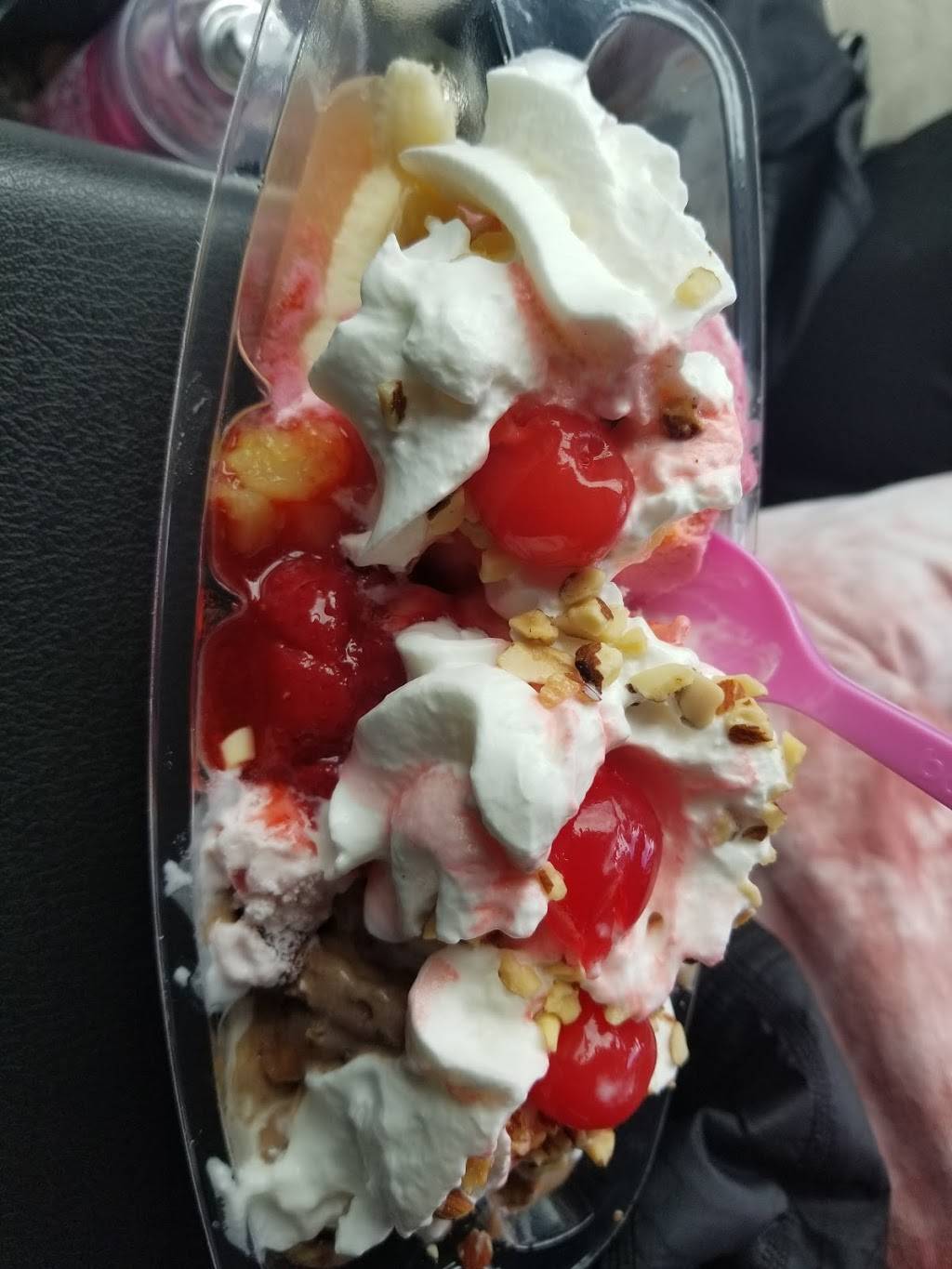 Dunkin | cafe | 4502 W Elm St, McHenry, IL 60050, USA | 8153631974 OR +1 815-363-1974