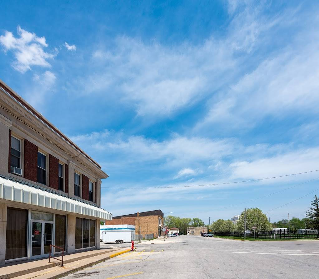 Rentzs Tap & Dining | restaurant | 210 S Waupansie St, Odell, IL 60460, USA | 8159982383 OR +1 815-998-2383