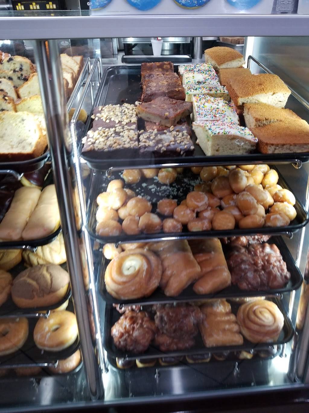 Yum Yum Donuts | cafe | 6600 E Olympic Blvd, Los Angeles, CA 90022, USA | 3237214122 OR +1 323-721-4122