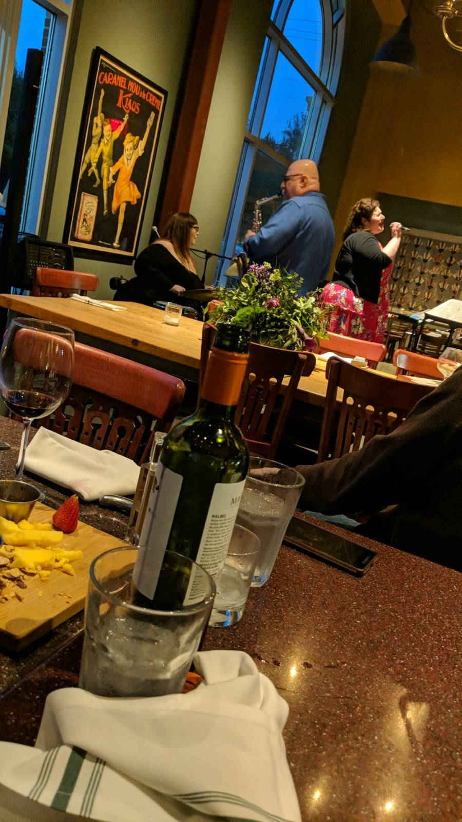 Market Basket | restaurant | 2501 S 90th St, Omaha, NE 68124, USA | 4023971100 OR +1 402-397-1100