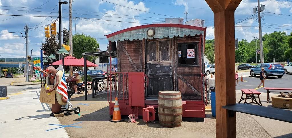 Elizabeth Express Kitchen Car | restaurant | 312 Market St, Elizabeth, PA 15037, USA | 4123875077 OR +1 412-387-5077