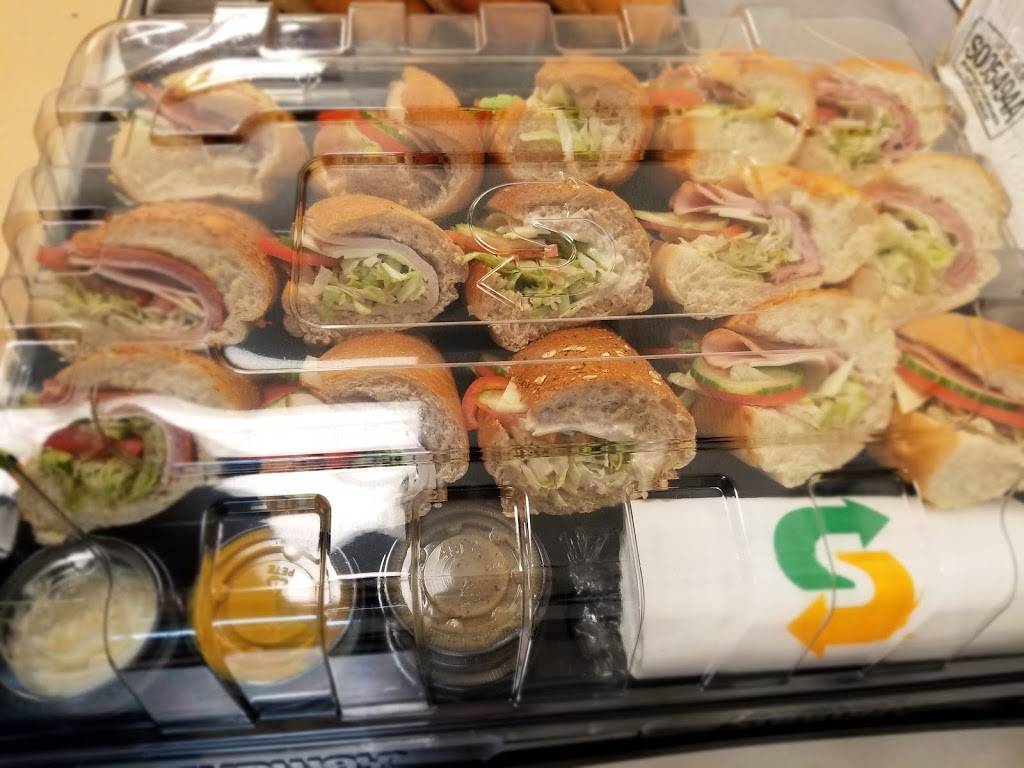 Subway | restaurant | 357 Bath Rd Shell Gas/Macs Convenience Store, Kingston, ON K7M 2X6, Canada | 6135445028 OR +1 613-544-5028