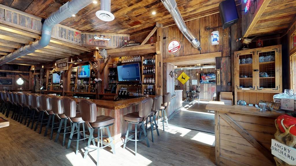 Nikos Pointers Saloon | restaurant | 106 S State St, Marengo, IL 60152, USA | 8155687955 OR +1 815-568-7955