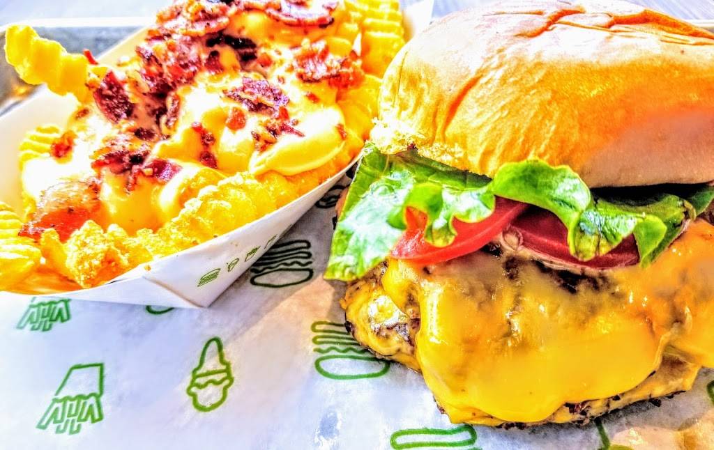 Shake Shack | restaurant | 10250 CA-2, Los Angeles, CA 90067, USA | 4242180076 OR +1 424-218-0076