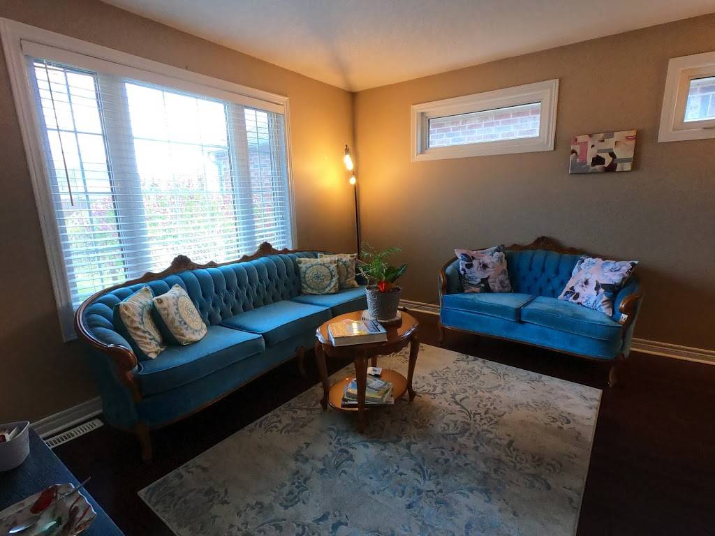 Eat by Roxie | restaurant | 369 Georgian Dr, Barrie, ON L4M 7A2, Canada | 4377793713 OR +1 437-779-3713