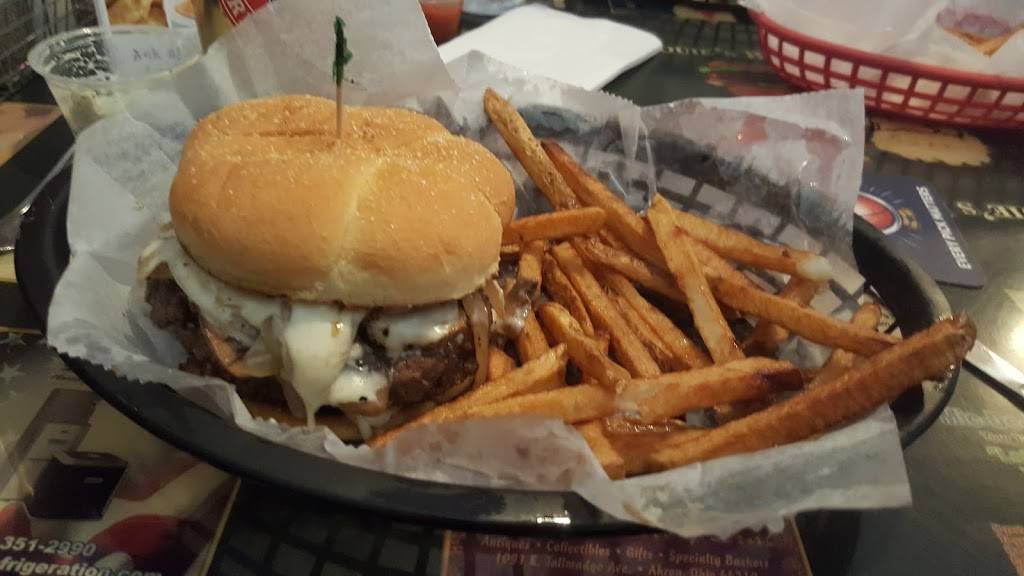 Louies Bar & Grille | restaurant | 739 E Glenwood Ave, Akron, OH 44310, USA | 3305355030 OR +1 330-535-5030