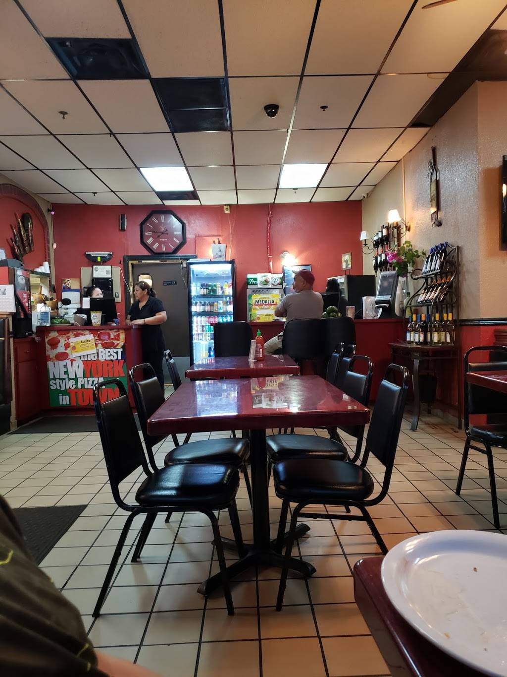 Borinquen Restaurant & Pizzeria | restaurant | 888 Cypress Pkwy, Poinciana, FL 34759, USA | 4079335555 OR +1 407-933-5555