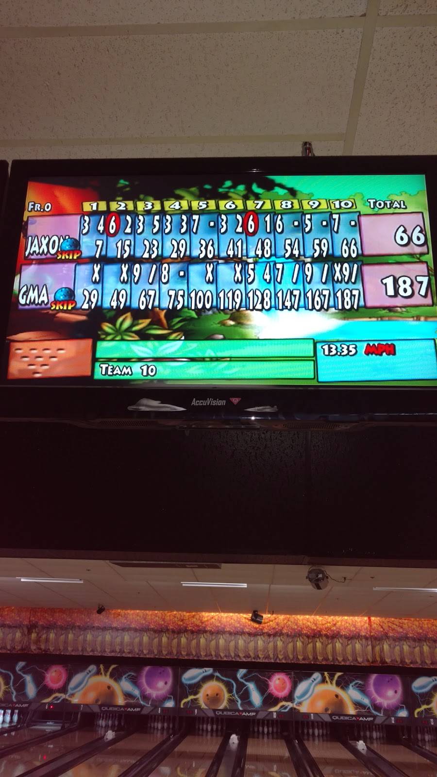 West Acres Bowling Center | night club | 749 N Ridge Rd, Wichita, KS 67212, USA | 3167225211 OR +1 316-722-5211