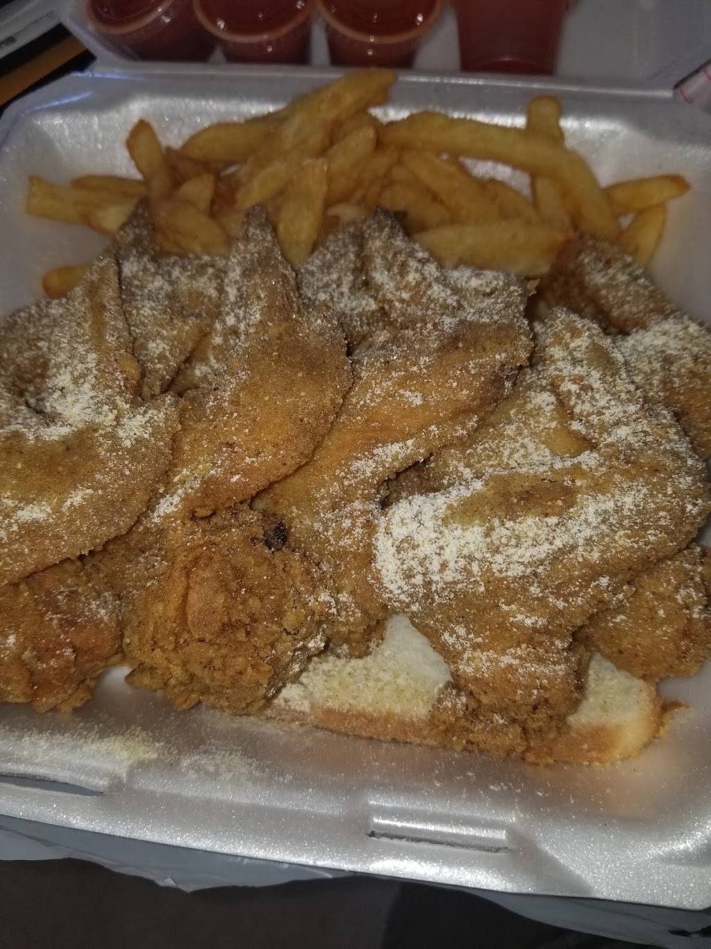 Fish Express | restaurant | 620 Riverview Dr, Kalamazoo, MI 49048, USA | 2693495000 OR +1 269-349-5000