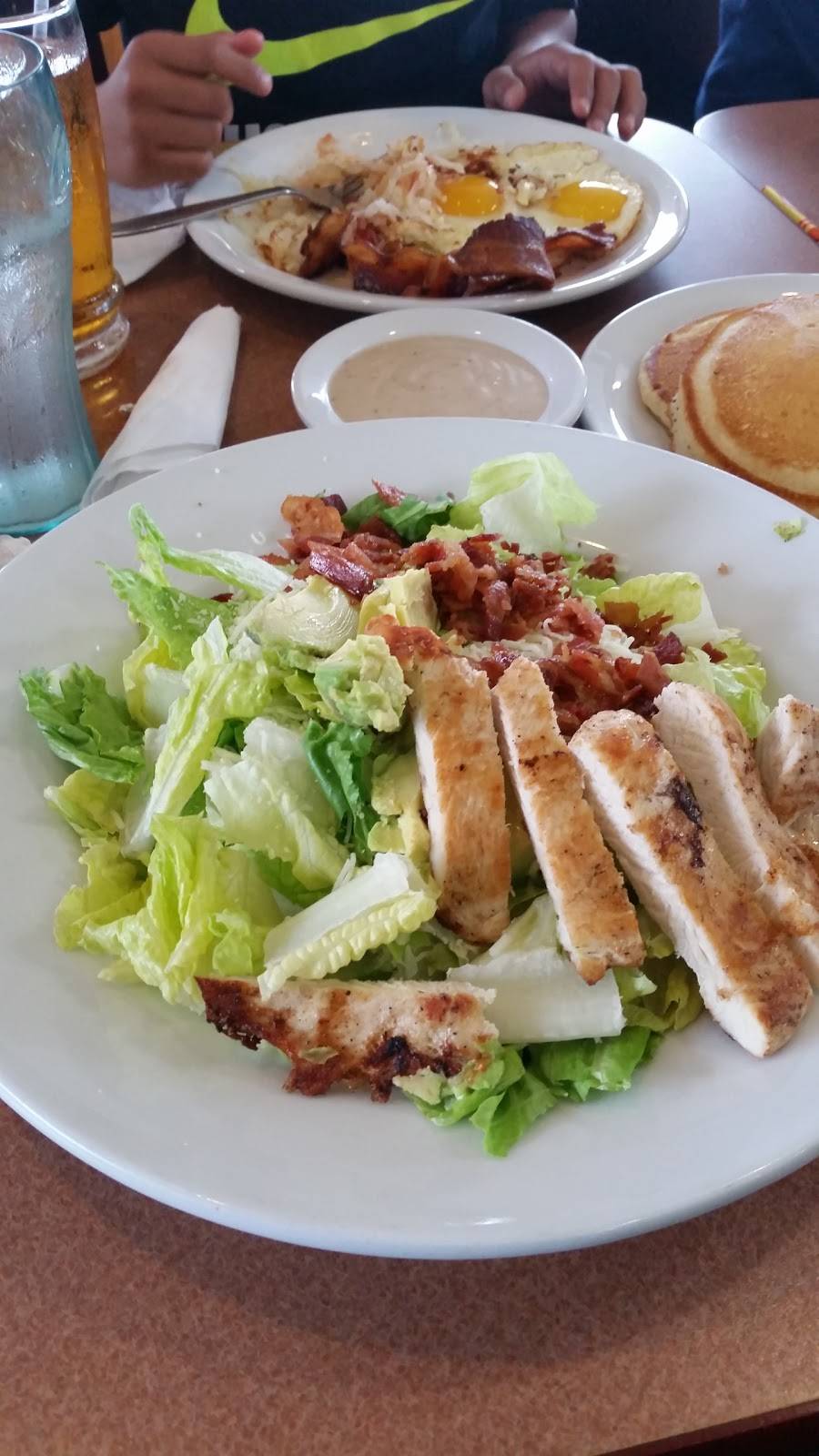 Dennys | restaurant | 1360 Holiday Ln, Fairfield, CA 94534, USA | 7074226511 OR +1 707-422-6511