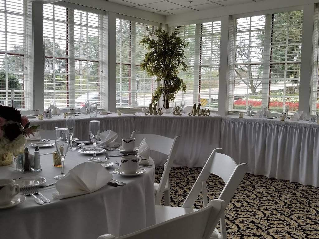 Red Circle Inn and Bistro | restaurant | N44W33013 Watertown Plank Rd, Nashotah, WI 53058, USA | 2623674883 OR +1 262-367-4883