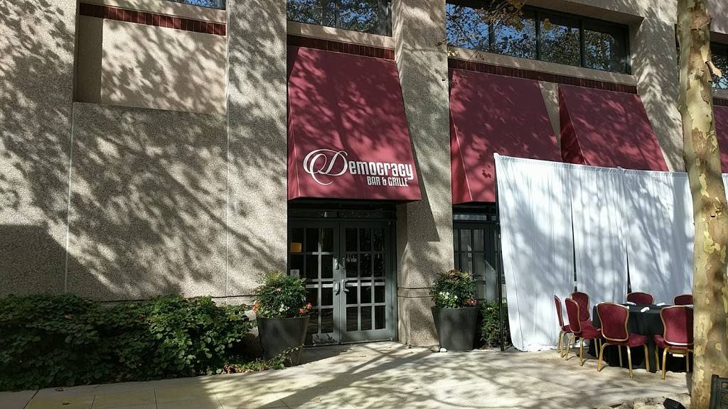 Democracy Grille | restaurant | 6711 Democracy Blvd, Bethesda, MD 20817, USA | 3018975600 OR +1 301-897-5600