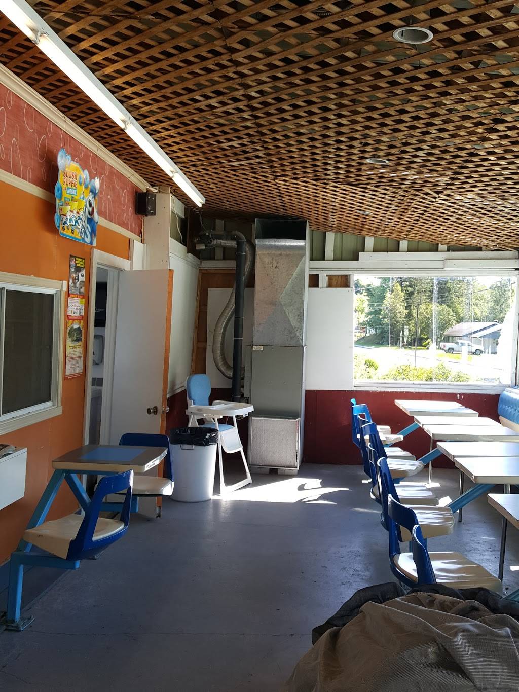 Casse-Croûte Chez Pat | meal takeaway | 190 Rue Principale, Saint-Jacques-de-Leeds, QC G0N 1J0, Canada | 4184243378 OR +1 418-424-3378