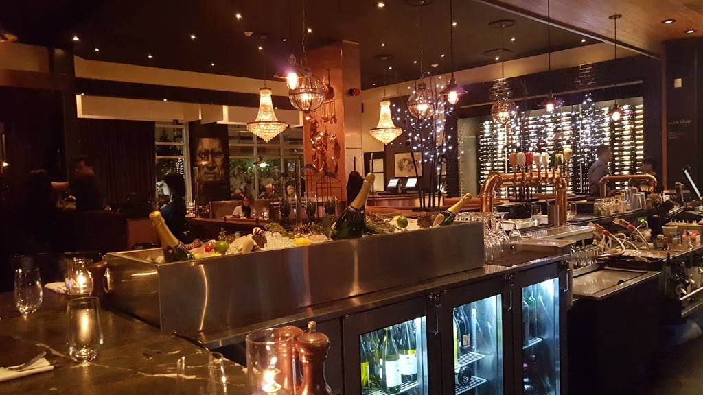 Chez Lionel | restaurant | 1052 Rue Lionel-Daunais, Boucherville, QC J4B 0B2, Canada | 4509063886 OR +1 450-906-3886