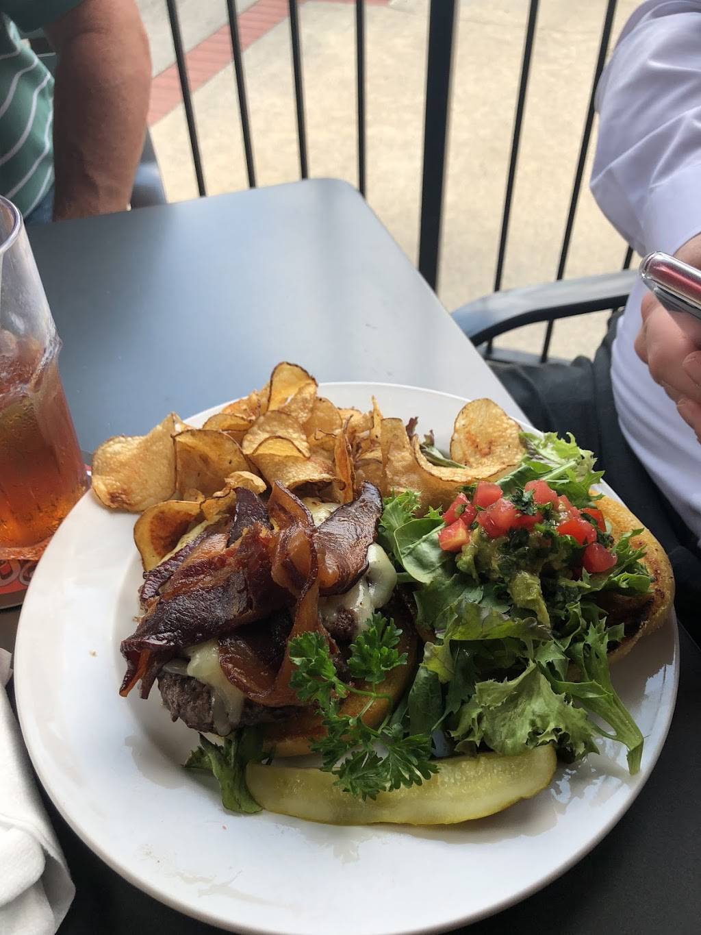 Ate Track Bar & Grill | restaurant | 25 N Wall St, Cartersville, GA 30120, USA | 4703154369 OR +1 470-315-4369