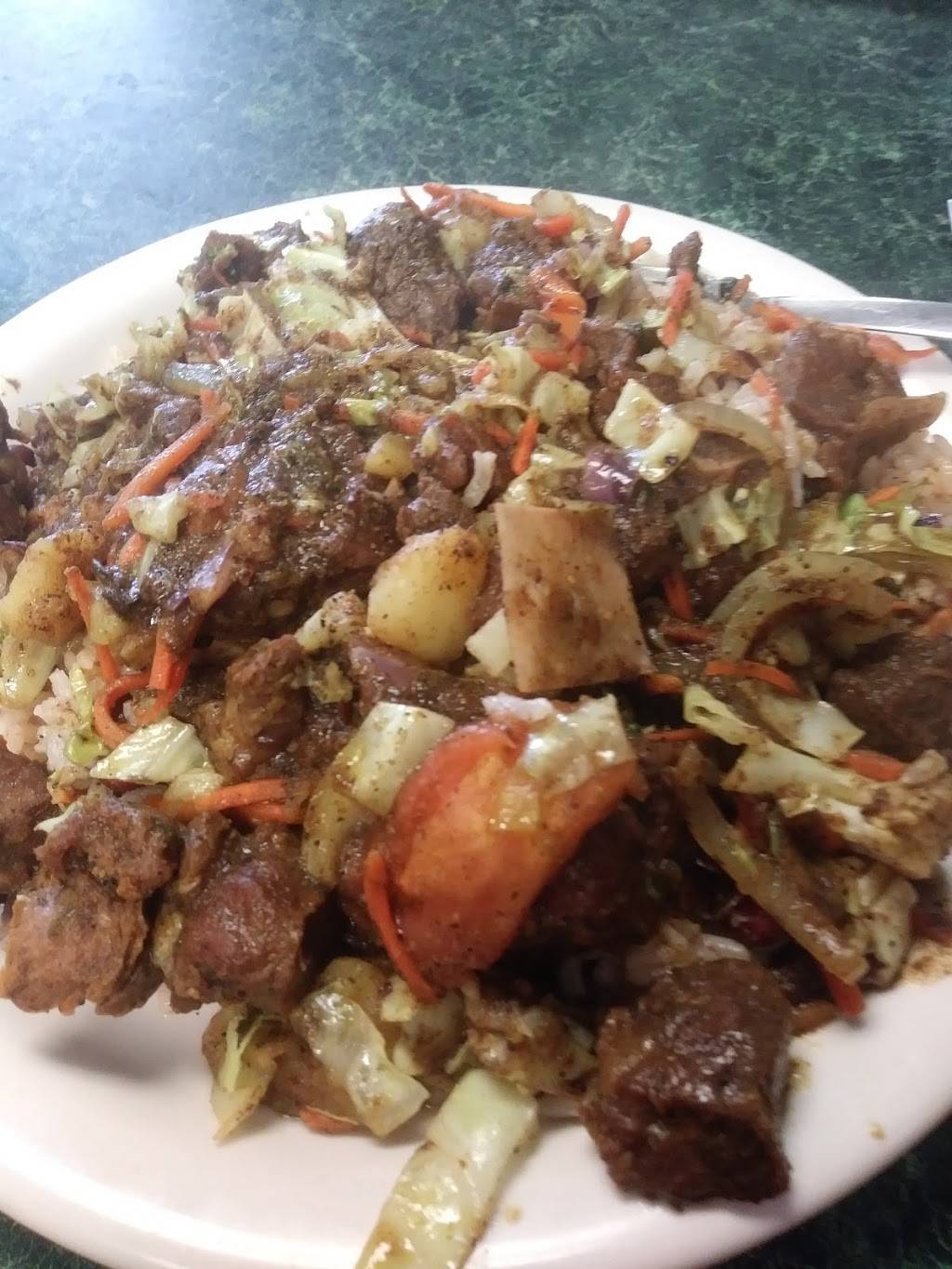 Harry Singhs Original Caribbean Restaurant | restaurant | 2653 Nicollet Ave, Minneapolis, MN 55408, USA | 6127296181 OR +1 612-729-6181