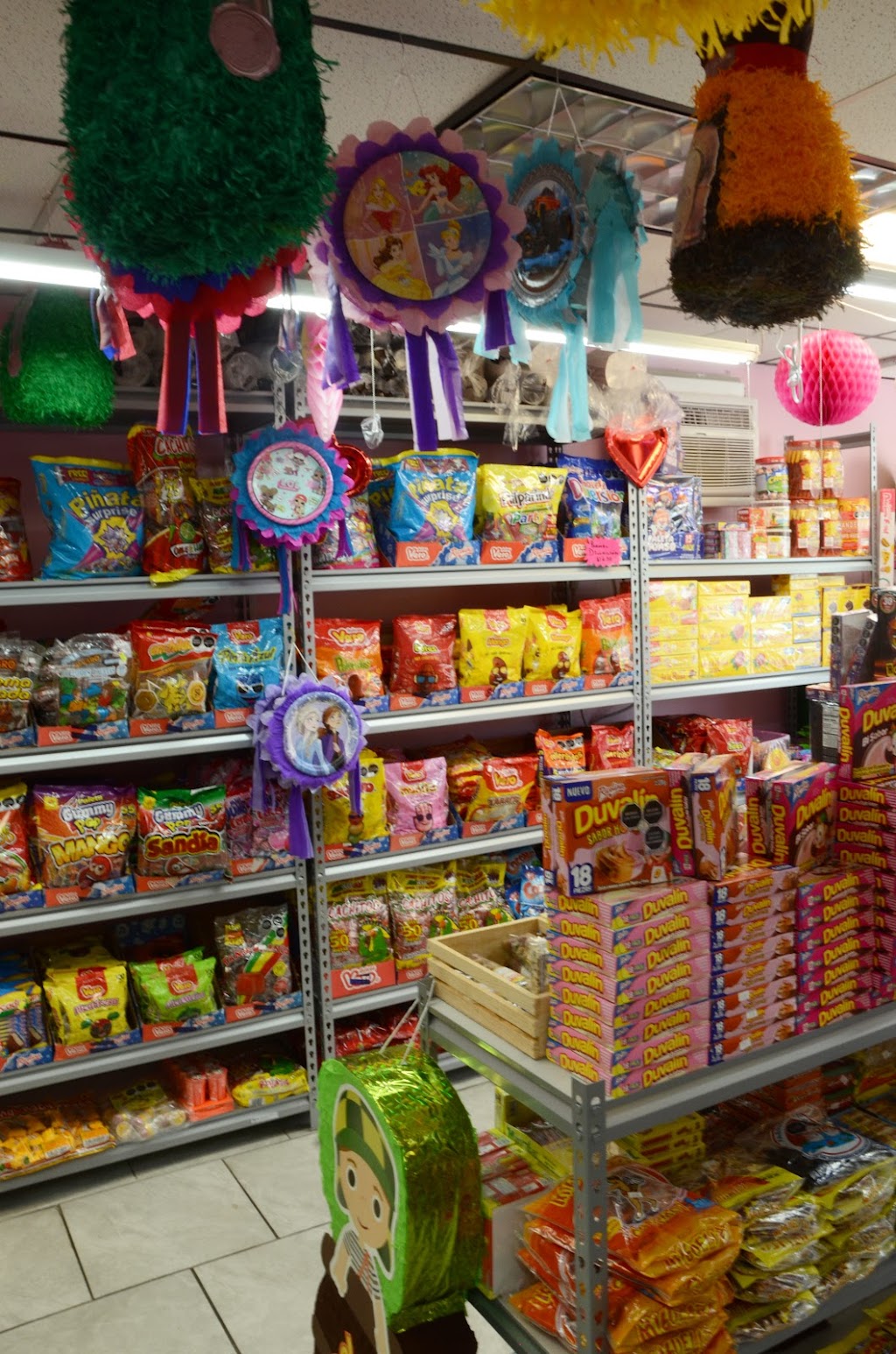 Lilys mexican candy and icecream shop | restaurant | 3803 Main St, East Chicago, IN 46312, USA | 2193548222 OR +1 219-354-8222