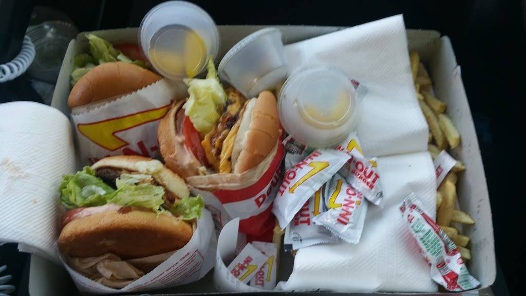 In-N-Out Burger | restaurant | 13651 Roscoe Blvd, Panorama City, CA 91402, USA | 8007861000 OR +1 800-786-1000