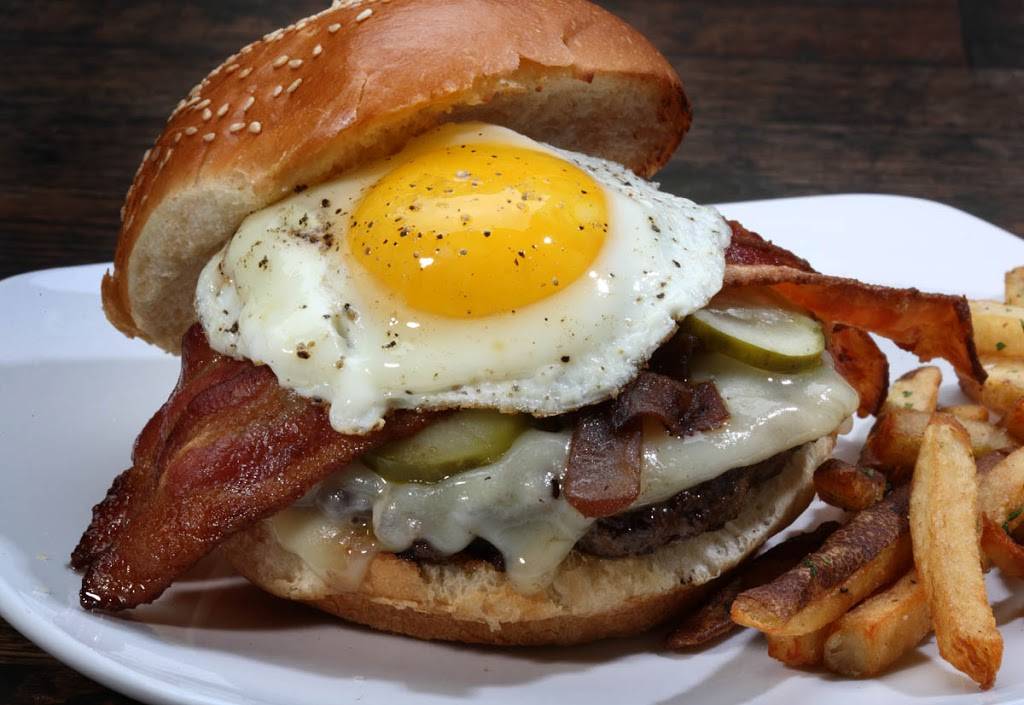 Flip Side Easton | restaurant | 3945 Easton Station, Columbus, OH 43219, USA | 6144723547 OR +1 614-472-3547