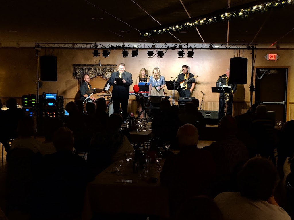 Romys Nitingale | restaurant | W5670 County Rd A, Black Creek, WI 54106, USA | 9209843631 OR +1 920-984-3631