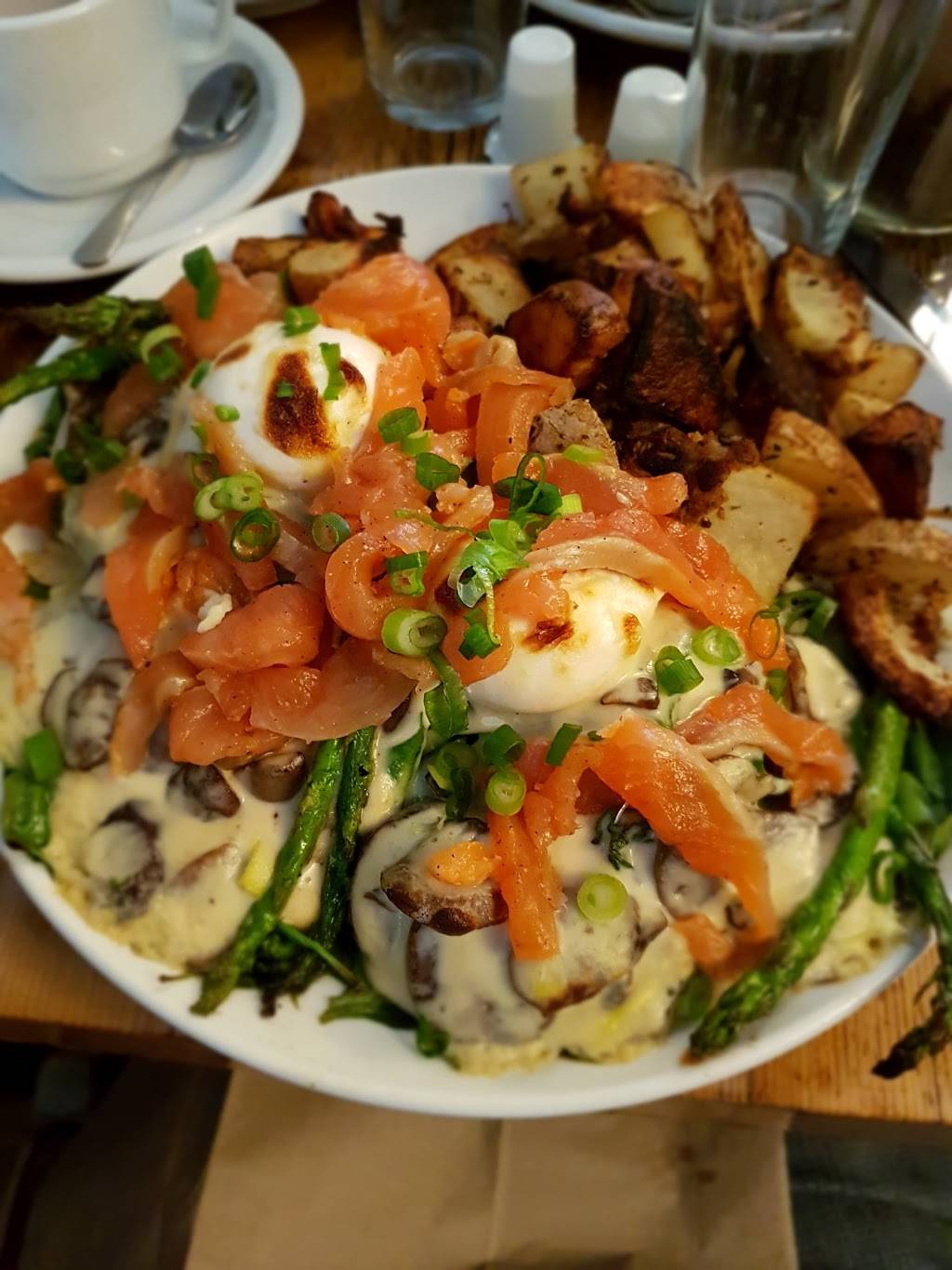 Café Aragon | restaurant | 1497 Rue Galt O, Sherbrooke, QC J1H 2B3, Canada | 8198200142 OR +1 819-820-0142