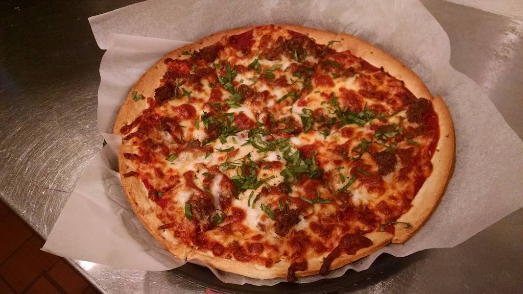 Fieldhouse 1st Ave | restaurant | 5001 1st Ave NE, Cedar Rapids, IA 52402, USA | 3193733014 OR +1 319-373-3014