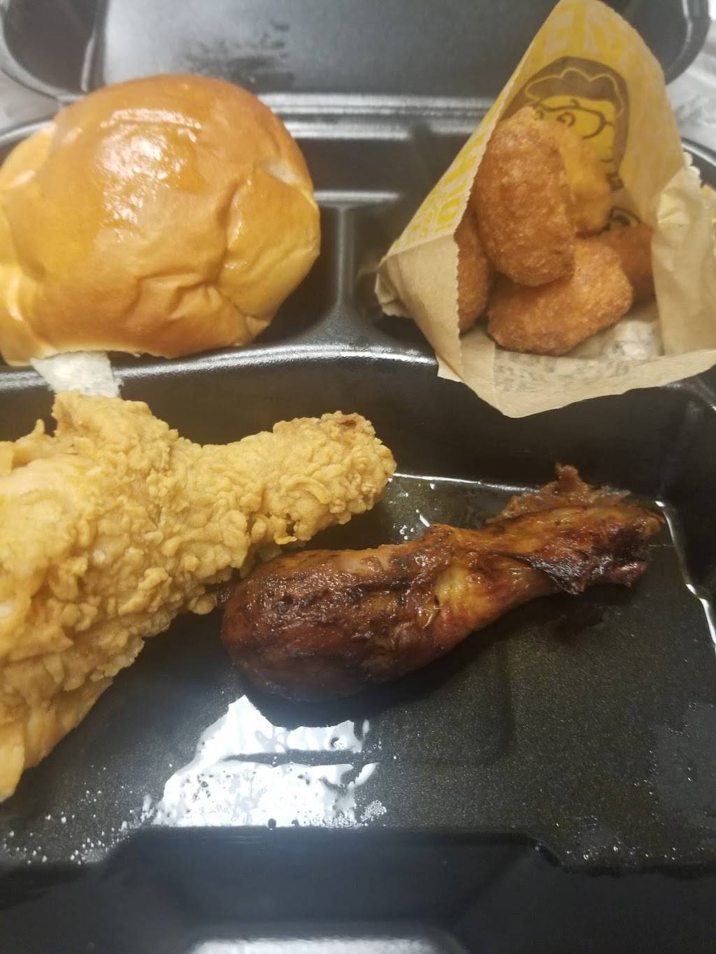 Golden Chick | meal takeaway | 4500 Matlock Rd, Arlington, TX 76018, USA | 6823208065 OR +1 682-320-8065