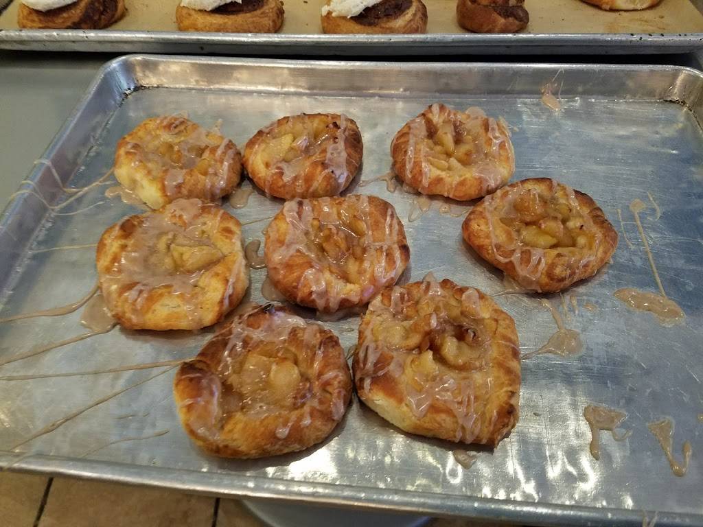 Water House Bistro | bakery | 132 E Lake St, Lake Mills, WI 53551, USA | 9209450660 OR +1 920-945-0660