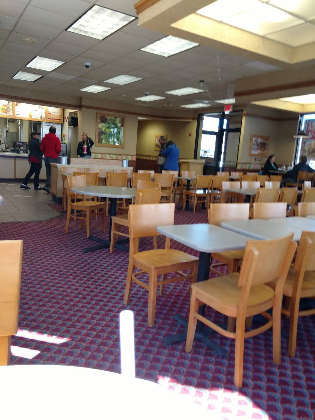 Wendys | restaurant | 1460 Middlesex St, Lowell, MA 01851, USA | 9784586320 OR +1 978-458-6320