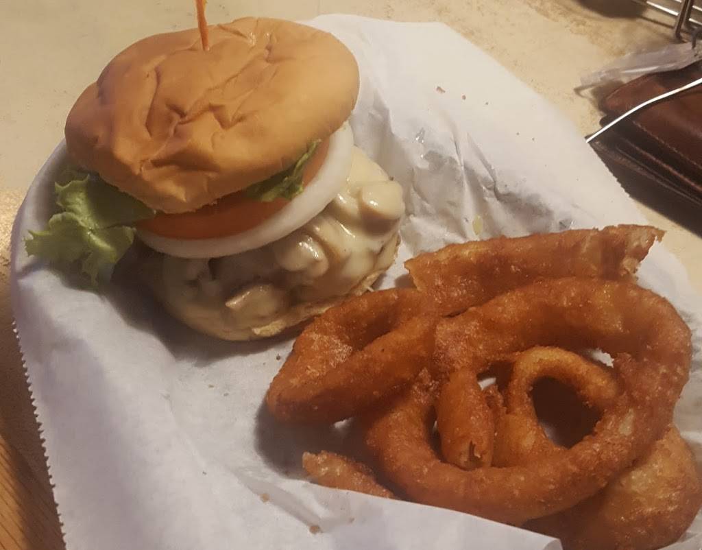 The Bambi Bar | restaurant | 2701 Bardstown Rd, Louisville, KY 40205, USA | 5024569635 OR +1 502-456-9635