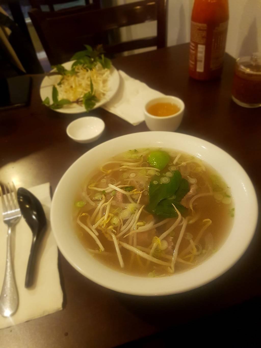 Pho Hoa Nam | restaurant | 2-3500 Fallowfield Rd, Nepean, ON K2J 4A7, Canada | 6138238121 OR +1 613-823-8121