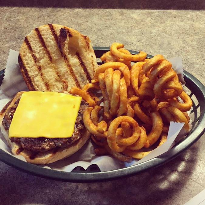 Keweenaw Pub | restaurant | 368 Main Ave, De Pere, WI 54115, USA | 9203374744 OR +1 920-337-4744