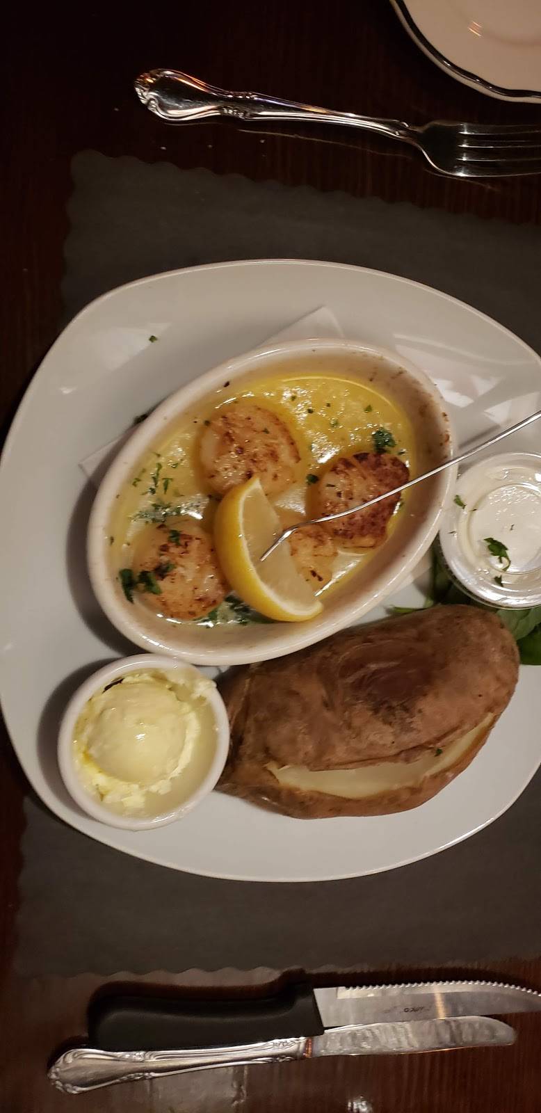 Adams Rib | restaurant | 4517 Main St, Snyder, NY 14226, USA | 7168393846 OR +1 716-839-3846