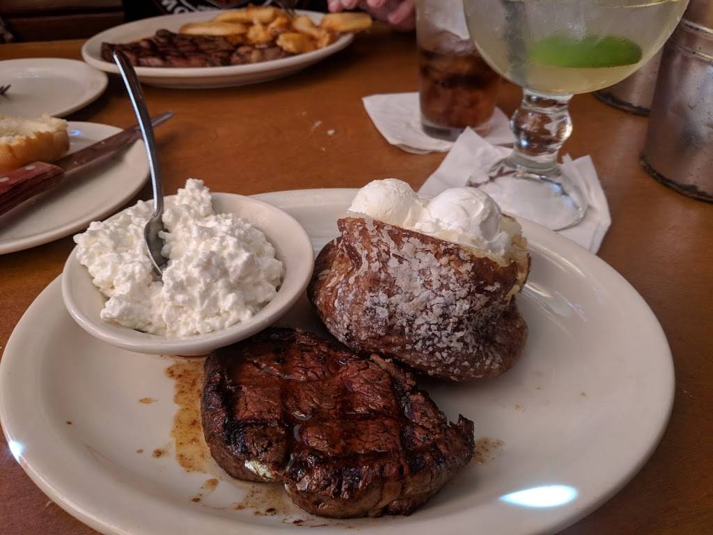 Texas Roadhouse | restaurant | 120 Bluebell Dr NW, New Philadelphia, OH 44663, USA | 3303398120 OR +1 330-339-8120