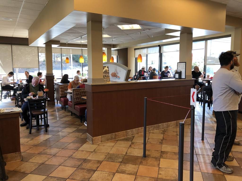 Chick-fil-A | restaurant | 8475 Holcomb Bridge Rd, Alpharetta, GA 30022, USA | 7706408280 OR +1 770-640-8280