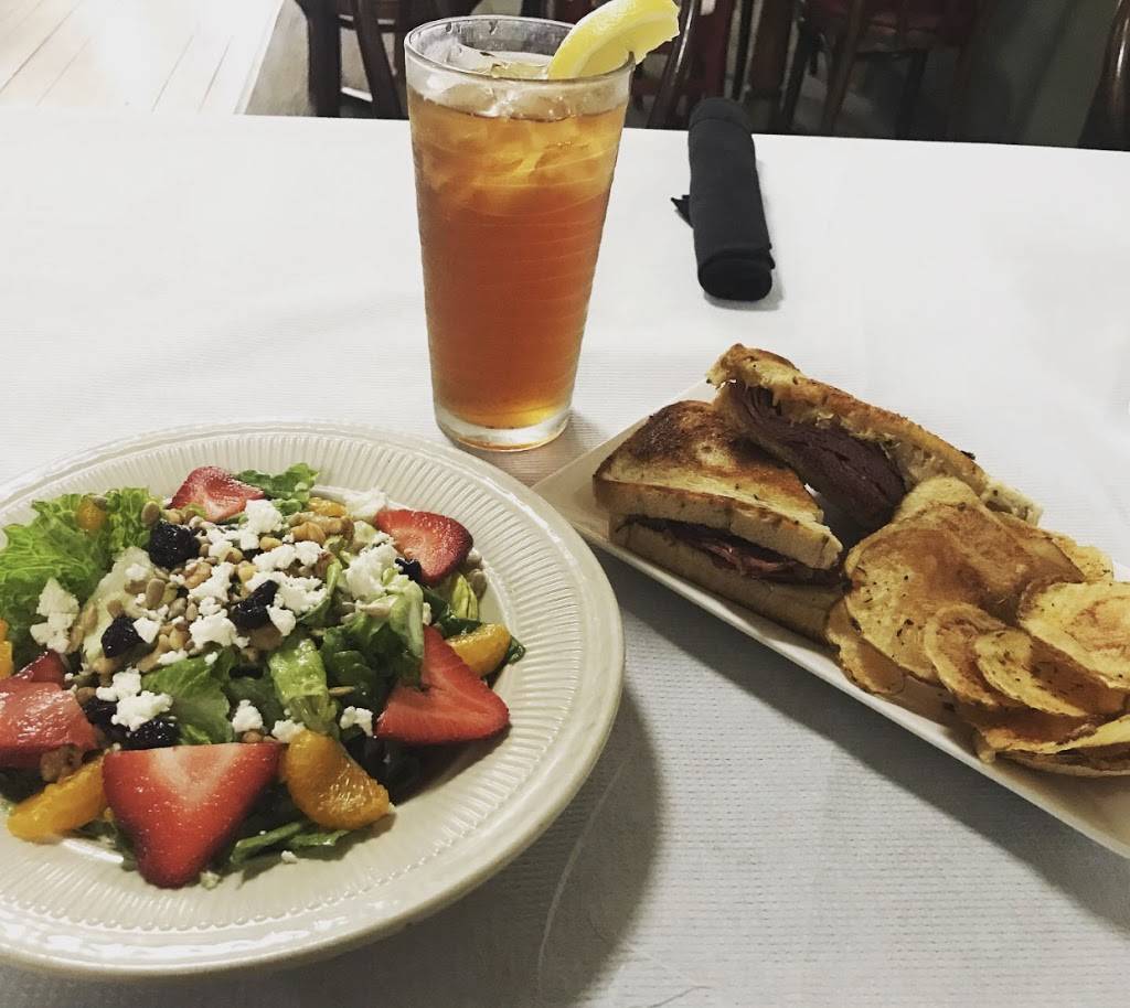 Clinton Inn | restaurant | 104 W Michigan Ave, Clinton, MI 49236, USA | 5174564151 OR +1 517-456-4151