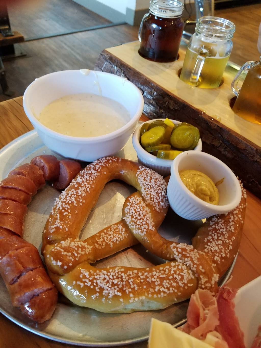 Sproos Tap House & Wine Bar | restaurant | 236 Davidson Avenue B, Woodland, WA 98674, USA | 3603696377 OR +1 360-369-6377