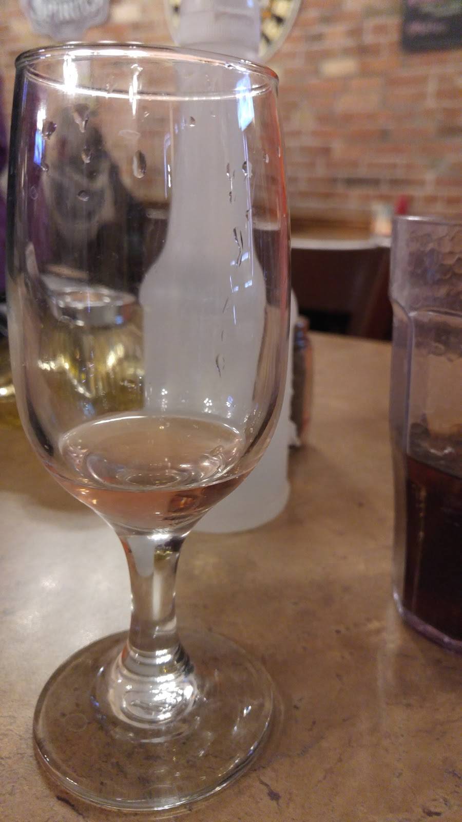 Village Restaurant & Pizzeria | restaurant | 12 Main St W, Norwich, ON N0J 1P1, Canada | 5198632813 OR +1 519-863-2813