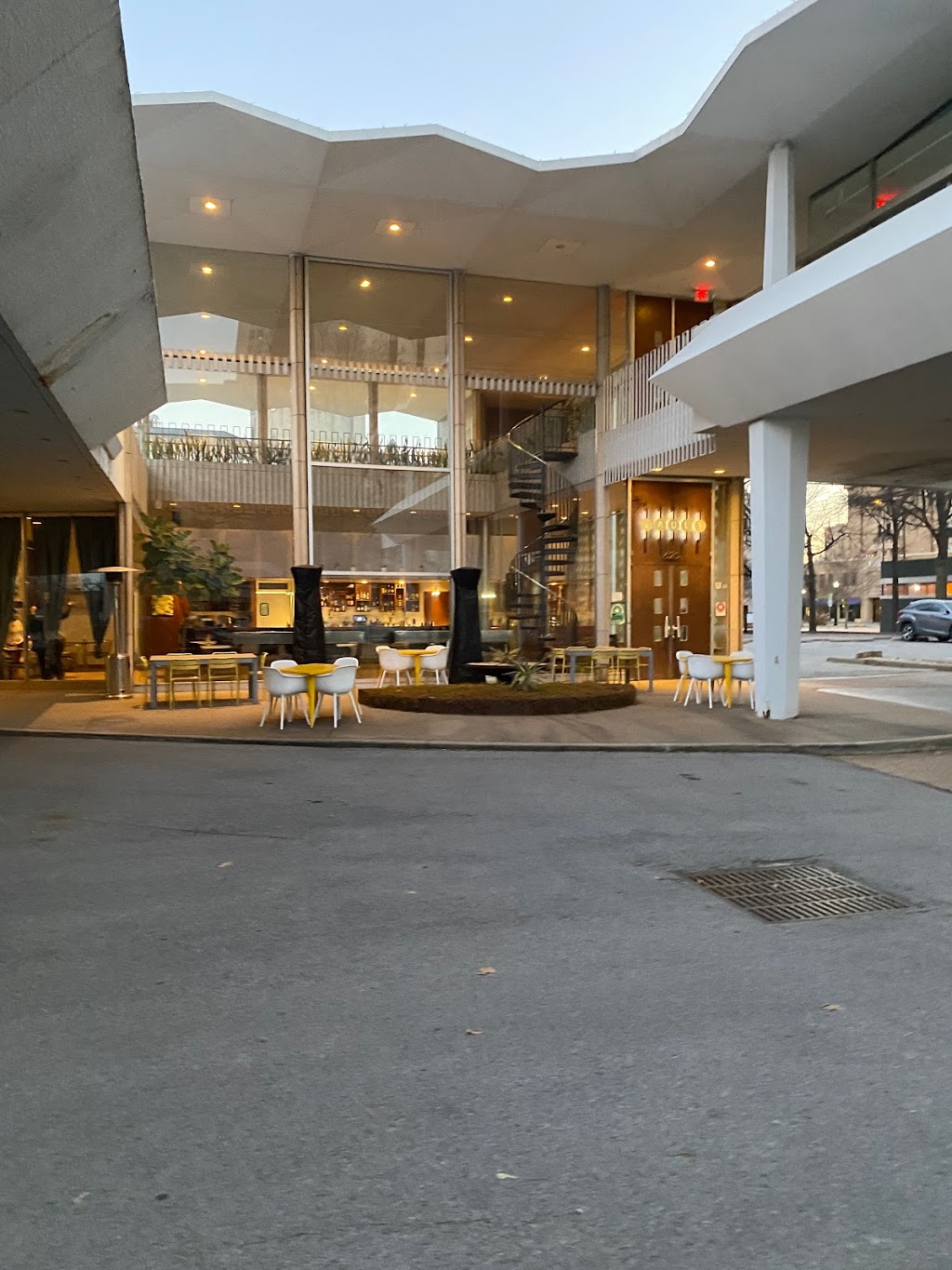 The Vault Restaurant | restaurant | 620 S Cincinnati Ave, Tulsa, OK 74103, USA | 9189486761 OR +1 918-948-6761