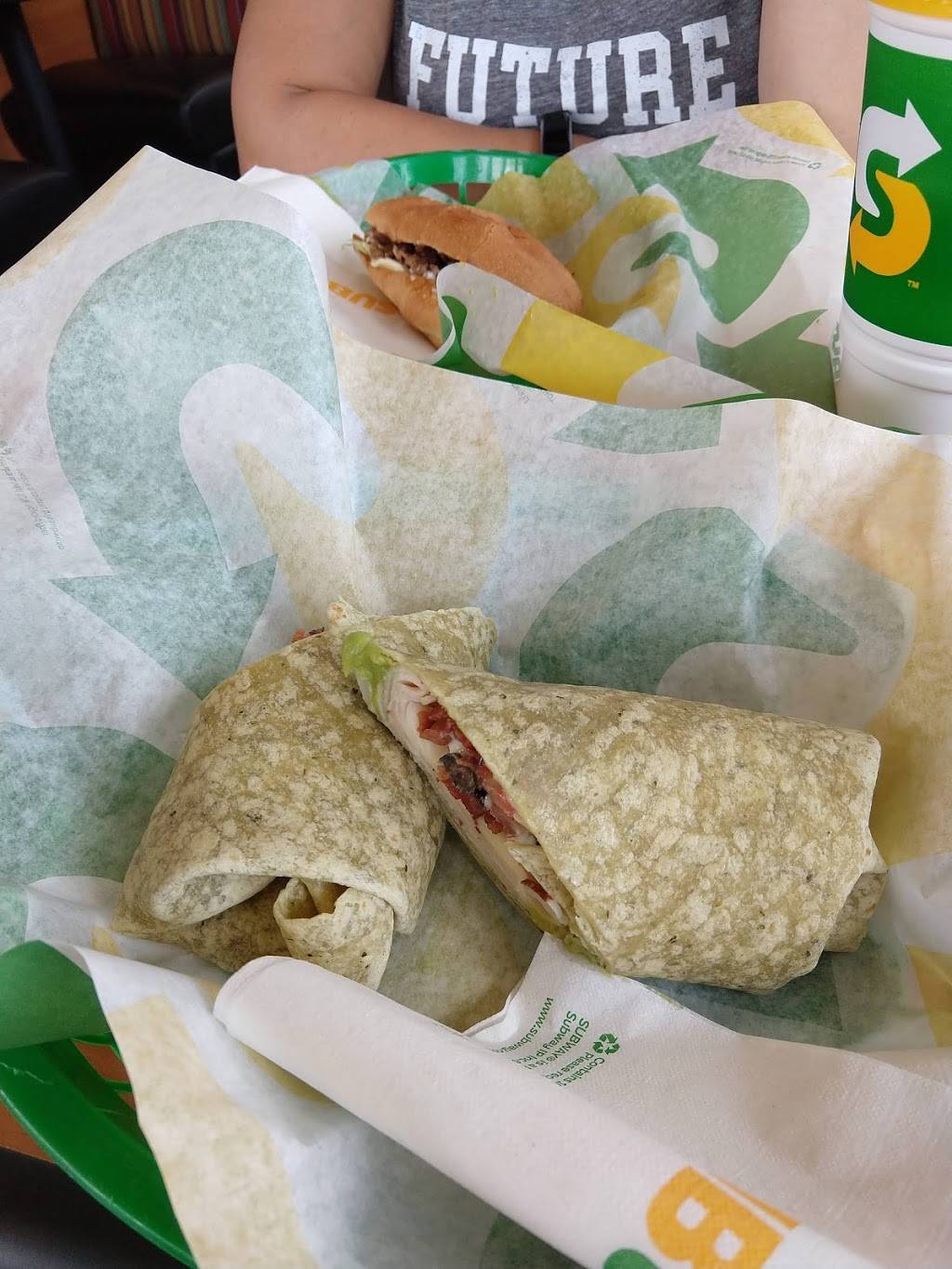 Subway | restaurant | 2304 Remi Dr, Melbourne, FL 32940, USA | 3216368312 OR +1 321-636-8312