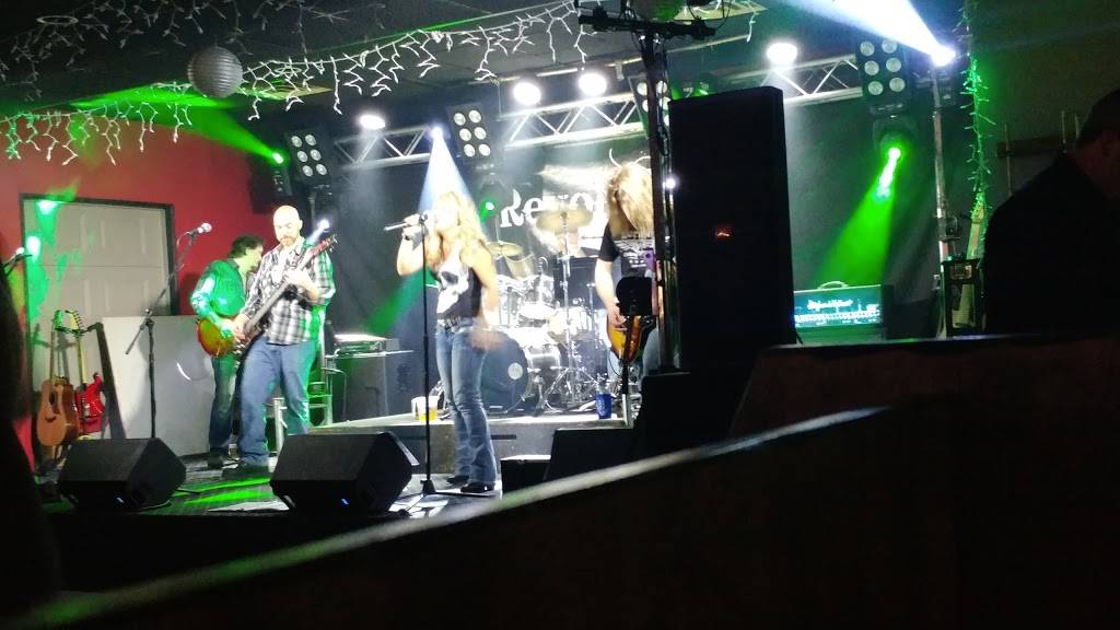 Red Room Bar & Restaurant | restaurant | 108 E Merrimac St, Dodgeville, WI 53533, USA | 6089357108 OR +1 608-935-7108