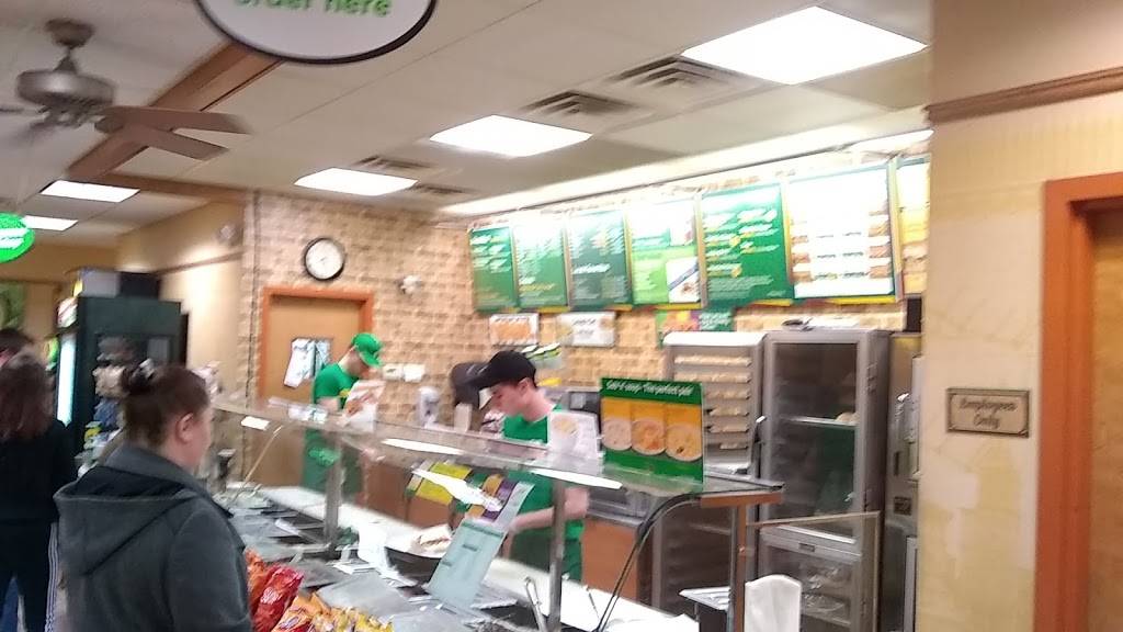 Subway | restaurant | 215 E Herrick Ave, Wellington, OH 44090, USA | 4406476402 OR +1 440-647-6402
