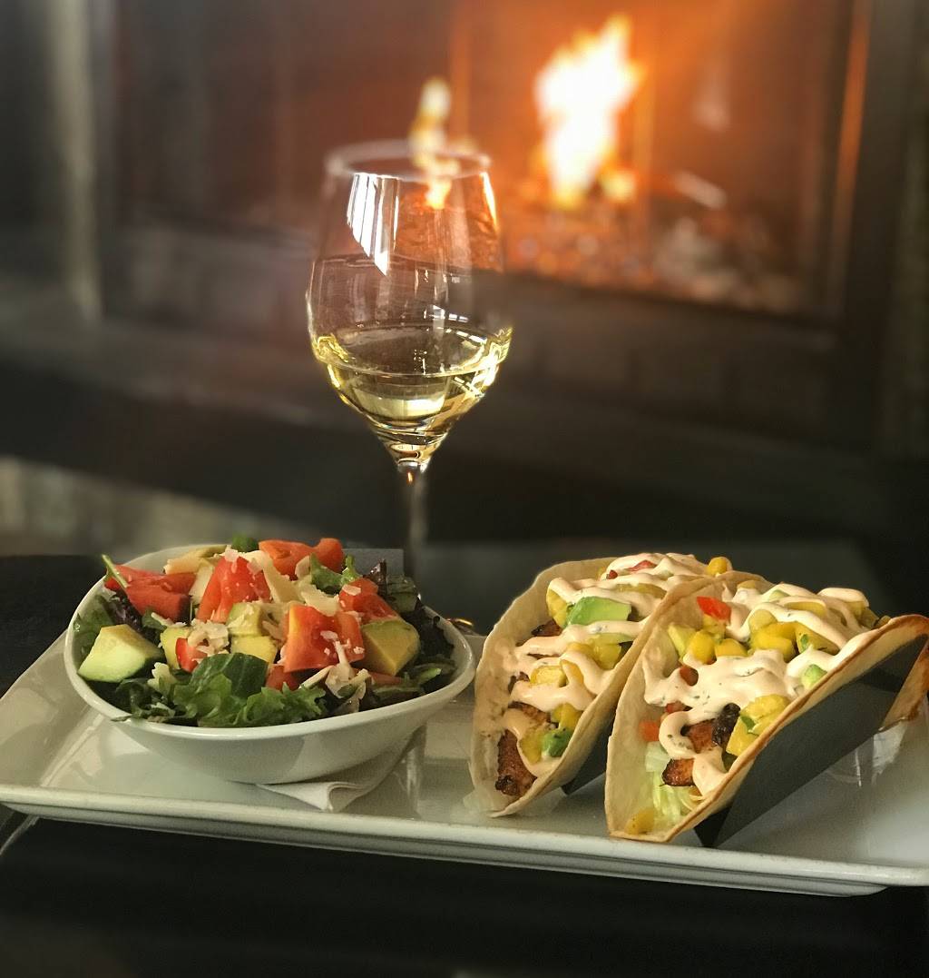 Old Town Bar & Grill | restaurant | 980 Southdown Rd, Mississauga, ON L5J 2Y4, Canada | 9058220202 OR +1 905-822-0202