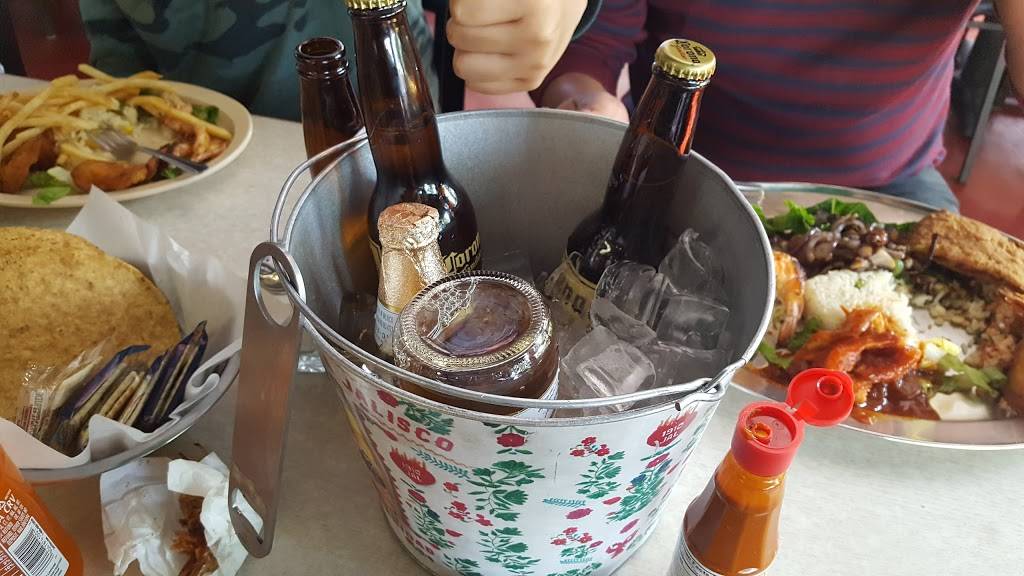 El Tejado | restaurant | 1426 S Soto St, Los Angeles, CA 90023, USA | 3232616661 OR +1 323-261-6661