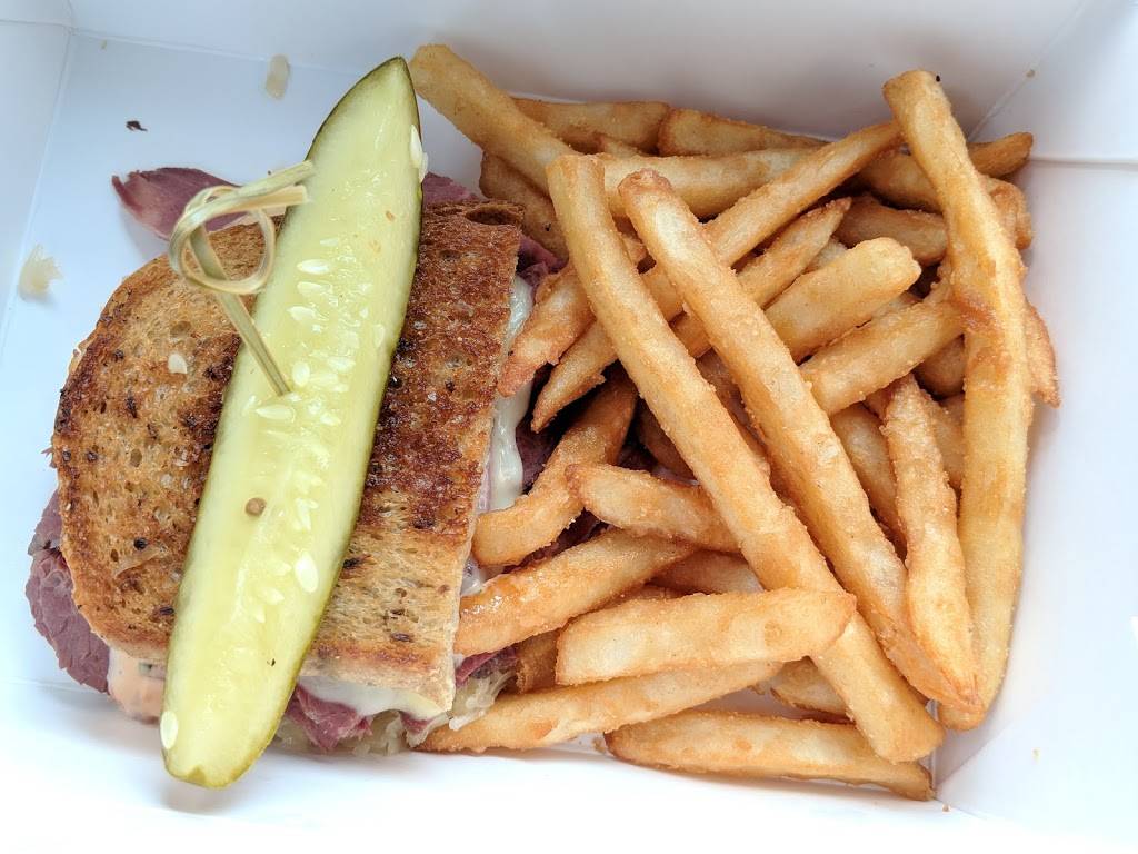 Behind the Plate ClubHouse Grill | restaurant | 528 Center Ave, Martinez, CA 94553, USA | 9259576908 OR +1 925-957-6908