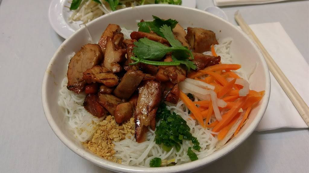 Pho Palace | restaurant | 2126 S Collins St, Arlington, TX 76010, USA | 8172746602 OR +1 817-274-6602