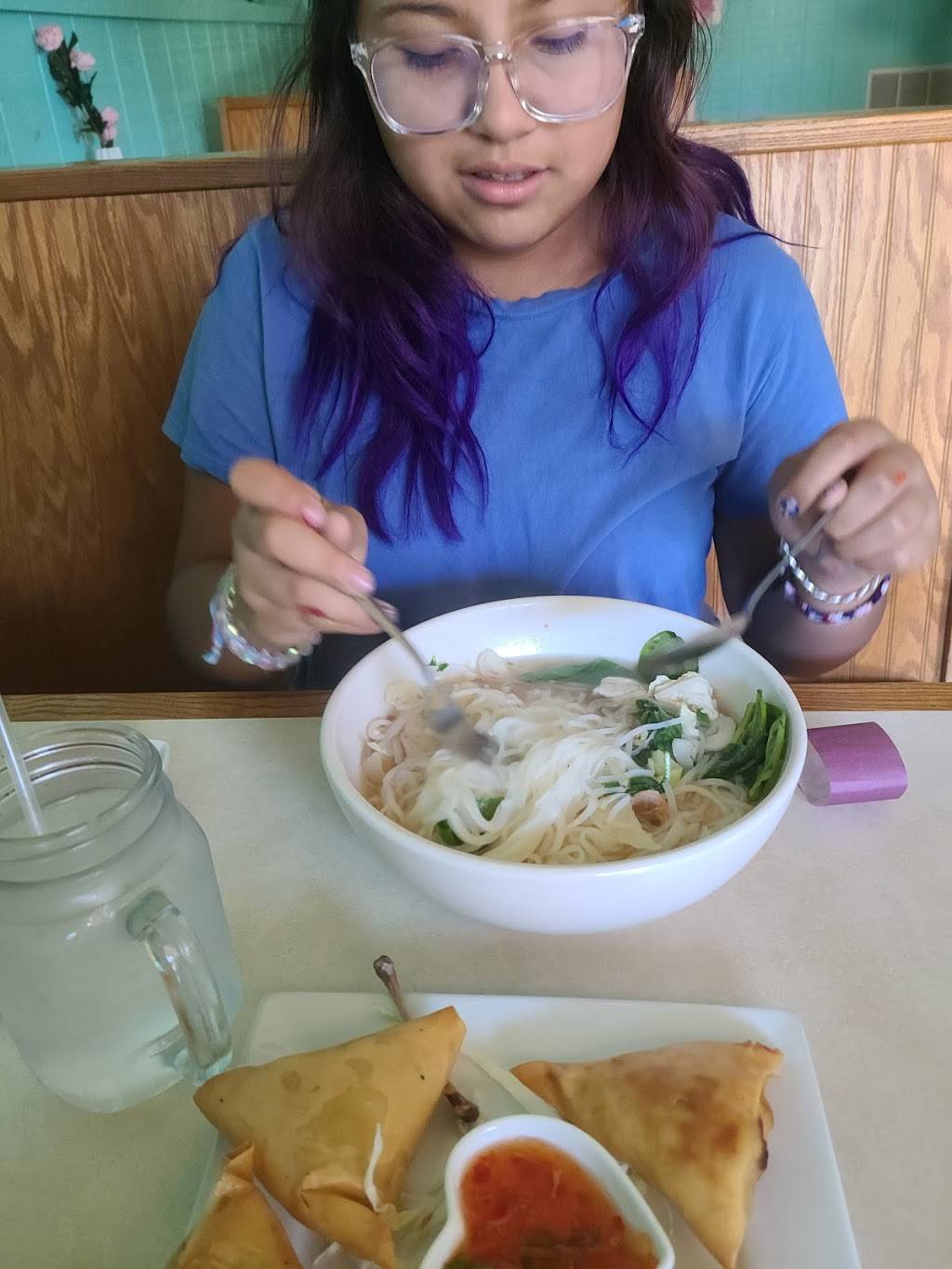 Owensboro Karen Restaurant | restaurant | 7046 KY-56, Owensboro, KY 42301, USA | 2703440706 OR +1 270-344-0706