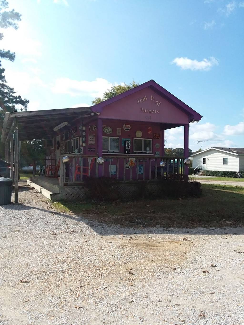 Junk Yard Burgers | restaurant | 1393 N Main St, Guntown, MS 38849, USA | 6623483425 OR +1 662-348-3425