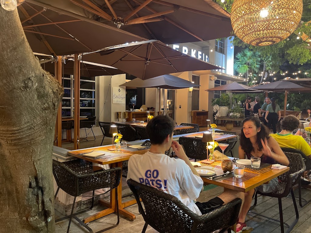 Extra Virgin Bistro Miami beach | restaurant | 1610 Collins Ave, Miami Beach, FL 33139, USA | 7866050819 OR +1 786-605-0819