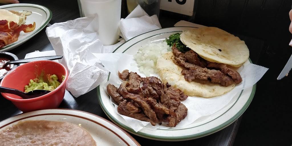 Tepatitlan Mexican Grill | restaurant | 4720 N Main St, Houston, TX 77009, USA | 7138624124 OR +1 713-862-4124